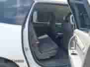 2017 Chevrolet Traverse LT z VIN 1GNKRGKD0HJ166507, wystawiony jako IAAI lot #42673778 z przebiegiem 161 788 mil mil oraz . Historia ofert i sprzedaży dostępna na DreamBid. Obrazek 8.