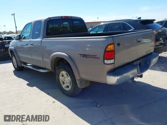 2002 Toyota Tundra Limited z VIN 5TBBT48192S263813, wystawiony jako IAAI lot #43491595 z przebiegiem 376 267 mil mil oraz . Historia ofert i sprzedaży dostępna na DreamBid. Obrazek 3.