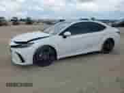 2025 Toyota Camry LE with VIN 4T1DAACK2SU094469, listed as a Copart auction lot 70592455 with 13,577 mi miles and Salvage title. Bid and sale history available at DreamBid. Image 1.