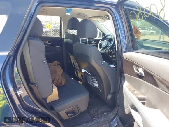 2018 Kia Sorento LX с VIN 5XYPGDA36JG352263, выставлен на аукционе IAAI как лот 42180080 с пробегом 79 838 миль миль и . История ставок и продаж доступна на DreamBid. Изображение 8.