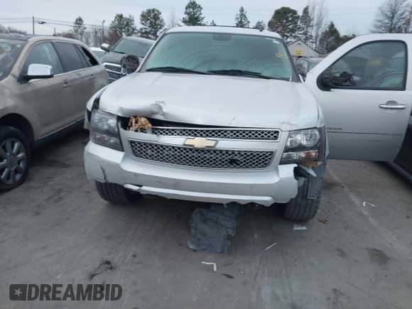 2011 Chevrolet Suburban LS с VIN 1GNSCHE07BR241468, выставлен на аукционе IAAI как лот 41376362 с пробегом 277 907 миль миль и . История ставок и продаж доступна на DreamBid. Изображение 6.
