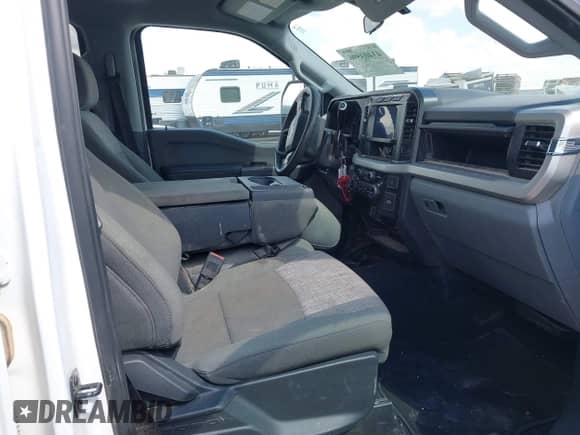 2024 Ford F-250 XL с VIN 1FT7W2BT6REC73458, выставлен на аукционе IAAI как лот 43403596 с пробегом 81 221 миль миль и . История ставок и продаж доступна на DreamBid. Изображение 5.