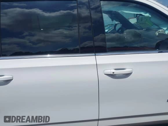 2025 Chevrolet Suburban LT with VIN 1GNS6CRD3SR158658, listed as a IAAI auction lot 42497031 with 3,352 mi miles and . Bid and sale history available at DreamBid. Image 14.