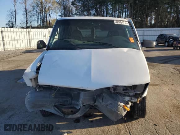 2004 Chevrolet Astro Cargo with VIN 1GCDM19X04B108883, listed as a Copart auction lot 50061715 with Not provided miles and Salvage title. Bid and sale history available at DreamBid. Image 5.
