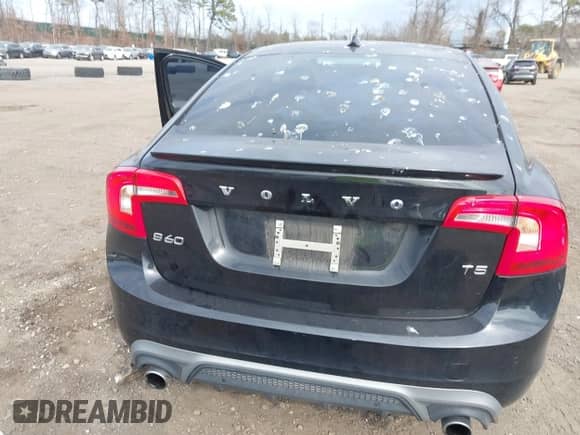 2016 Volvo S60 T5 Drive-E R-Design Special Edition с VIN YV126MFP6G2395071, выставлен на аукционе IAAI как лот 41763662 с пробегом 89 556 миль миль и . История ставок и продаж доступна на DreamBid. Изображение 6.