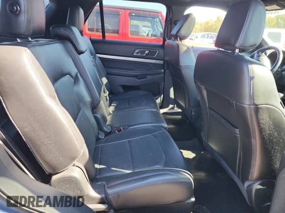 2018 Ford Explorer XLT z VIN 1FM5K8DH2JGA74829, wystawiony jako Copart lot #85649795 z przebiegiem 137 513 mil mil oraz Czysty tytuł • Clean title. Historia ofert i sprzedaży dostępna na DreamBid. Obrazek 10.