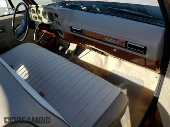 1977 Chevrolet Silverado 1500 с VIN CCL447Z183119, выставлен на аукционе Copart как лот 71118965 с пробегом 25 168 миль миль и Списание • Salvage title. История ставок и продаж доступна на DreamBid. Изображение 8.