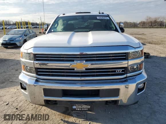 2016 Chevrolet Silverado 2500HD LTZ z VIN 1GC1KWEGXGF259738, wystawiony jako Copart lot #50646475 z przebiegiem 97 445 mil mil oraz Szkoda całkowita • Salvage title. Historia ofert i sprzedaży dostępna na DreamBid. Obrazek 5.