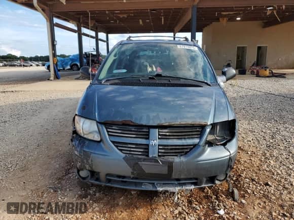 2005 Dodge Caravan SXT with VIN 2D4GP44L75R531850, listed as a Copart auction lot 67974975 with Not provided miles and Non repairable. Bid and sale history available at DreamBid. Image 5.