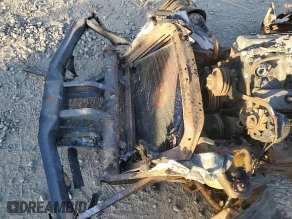 1975 Chevrolet Corvette с VIN 1Z37J5S427704, выставлен на аукционе Copart как лот 84281084 с пробегом Не указан миль и На запчасти • Non repairable. История ставок и продаж доступна на DreamBid. Изображение 11.