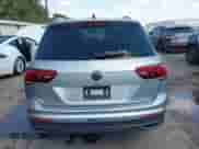 2023 Volkswagen Tiguan SE z VIN 3VV3B7AX0PM006918, wystawiony jako IAAI lot #43334061 z przebiegiem 56 645 mil mil oraz . Historia ofert i sprzedaży dostępna na DreamBid. Obrazek 17.