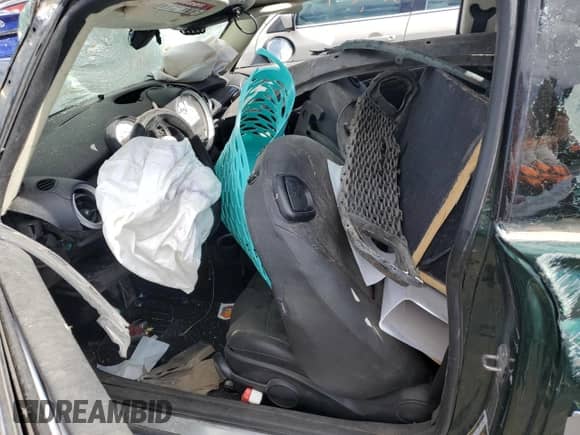 2011 MINI Hardtop S with VIN WMWSV3C57BTY24742, listed as a Copart auction lot 72329363 with Not provided miles and Non repairable. Bid and sale history available at DreamBid. Image 7.