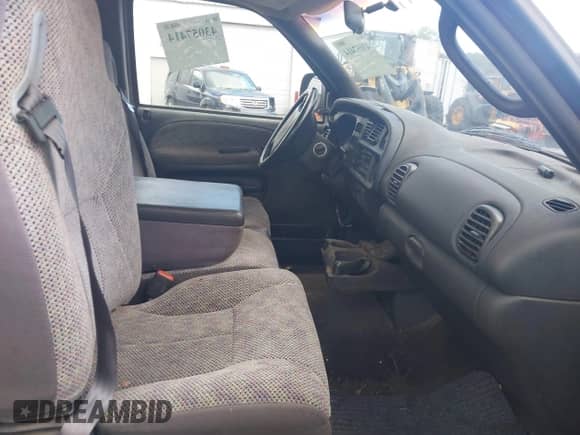 2000 Dodge 1500 with VIN 1B7HC13Y6YJ174808, listed as a IAAI auction lot 43057414 with 88,003 mi miles and . Bid and sale history available at DreamBid. Image 5.