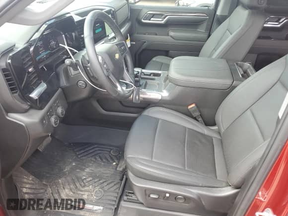 2025 Chevrolet Silverado 1500 LTZ z VIN 1GCUKGED0SZ231799, wystawiony jako Copart lot #85504385 z przebiegiem 5 898 mil mil oraz Szkoda całkowita • Salvage title. Historia ofert i sprzedaży dostępna na DreamBid. Obrazek 7.