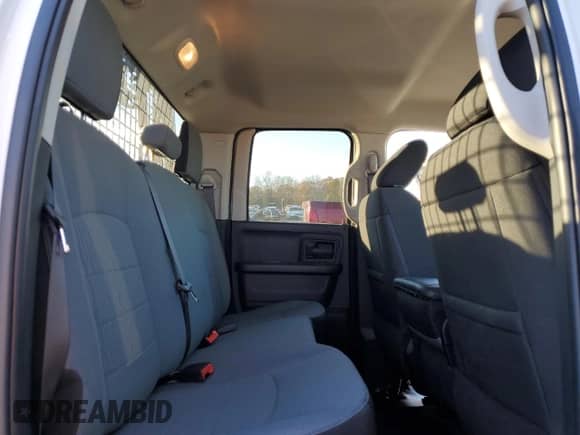 2023 Ram 1500 Tradesman z VIN 1C6RR7FT6PS586023, wystawiony jako Copart lot #82373804 z przebiegiem 3 304 mil mil oraz Szkoda całkowita • Salvage title. Historia ofert i sprzedaży dostępna na DreamBid. Obrazek 11.