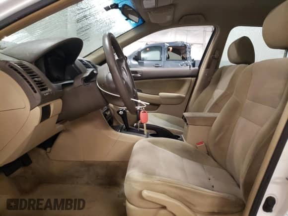 2004 Honda Accord LX с VIN 1HGCM56384A145028, выставлен на аукционе Copart как лот 81672385 с пробегом 177 923 миль миль и Списание • Salvage title. История ставок и продаж доступна на DreamBid. Изображение 7.