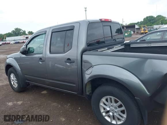 2017 Nissan Frontier Pro-4X z VIN 1N6AD0EV5HN730799, wystawiony jako IAAI lot #42509165 z przebiegiem 112 337 mil mil oraz . Historia ofert i sprzedaży dostępna na DreamBid. Obrazek 14.