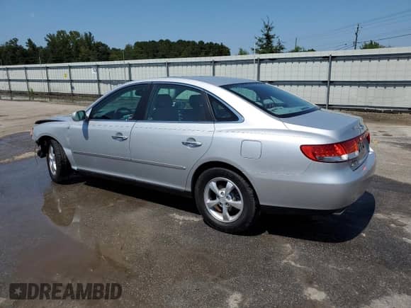 2007 Hyundai Azera SE с VIN KMHFC46F27A141608, выставлен на аукционе Copart как лот 80530875 с пробегом 39 803 миль миль и Списание • Salvage title. История ставок и продаж доступна на DreamBid. Изображение 2.