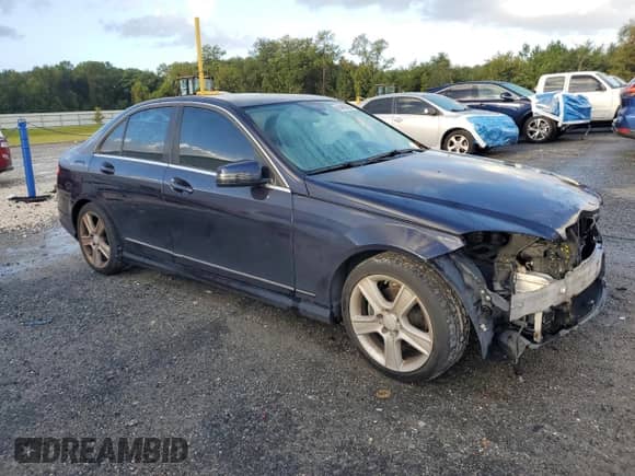 2010 Mercedes-Benz C 300 Sport z VIN WDDGF5EB7AR098225, wystawiony jako Copart lot #84482665 z przebiegiem 169 710 mil mil oraz Szkoda całkowita • Salvage title. Historia ofert i sprzedaży dostępna na DreamBid. Obrazek 4.