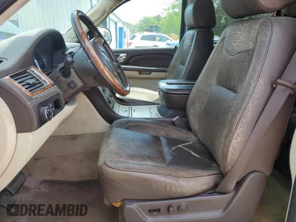 2009 Cadillac Escalade z VIN 1GYFK33259R139868, wystawiony jako Copart lot #53691775 z przebiegiem 155 761 mil mil oraz Czysty tytuł • Clean title. Historia ofert i sprzedaży dostępna na DreamBid. Obrazek 7.