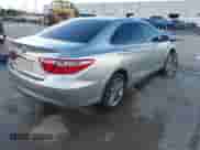 2017 Toyota Camry XLE z VIN 4T1BF1FK1HU660134, wystawiony jako IAAI lot #43300739 z przebiegiem 121 817 mil mil oraz . Historia ofert i sprzedaży dostępna na DreamBid. Obrazek 4.