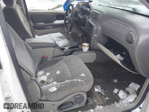 2003 Chevrolet TrailBlazer LT с VIN 1GNDT13S732396522, выставлен на аукционе IAAI как лот 41628416 с пробегом 234 872 миль миль и . История ставок и продаж доступна на DreamBid. Изображение 5.
