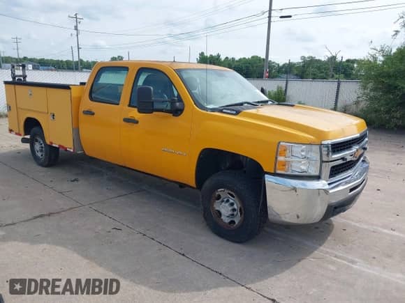 2008 Chevrolet Silverado 2500HD z VIN 1GBHK23658F224144, wystawiony jako IAAI lot #42512936 z przebiegiem 234 333 mil mil oraz . Historia ofert i sprzedaży dostępna na DreamBid. Obrazek 1.