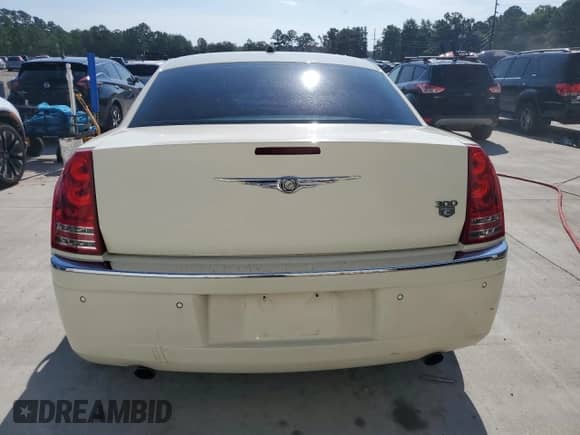2008 Chrysler 300 C Hemi с VIN 2C3LA63H48H296909, выставлен на аукционе Copart как лот 65562675 с пробегом Не указан миль и Списание • Salvage title. История ставок и продаж доступна на DreamBid. Изображение 6.