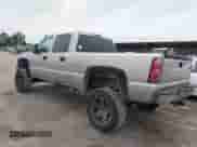 2004 Chevrolet Silverado 2500 LS z VIN 1GCGK23U84F189194, wystawiony jako IAAI lot #43081844 z przebiegiem 162 012 mil mil oraz . Historia ofert i sprzedaży dostępna na DreamBid. Obrazek 3.