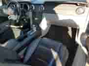 2007 Ford Mustang Deluxe z VIN 1ZVFT80N375245803, wystawiony jako Copart lot #82339325 z przebiegiem 146 215 mil mil oraz Czysty tytuł • Clean title. Historia ofert i sprzedaży dostępna na DreamBid. Obrazek 8.