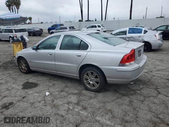 2006 Volvo S60 2.5L Turbo с VIN YV1RH592762513304, выставлен на аукционе Copart как лот 55805995 с пробегом 134 498 миль миль и Списание • Salvage title. История ставок и продаж доступна на DreamBid. Изображение 2.