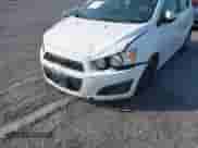 2013 Chevrolet Sonic LT с VIN 1G1JC6SH5D4219139, выставлен на аукционе IAAI как лот 41271259 с пробегом 120 442 миль миль и . История ставок и продаж доступна на DreamBid. Изображение 6.