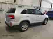 2014 Kia Sorento LX с VIN 5XYKT3A65EG540384, выставлен на аукционе Copart как лот 84482105 с пробегом 109 919 миль миль и Чистый • Clean title. История ставок и продаж доступна на DreamBid. Изображение 3.