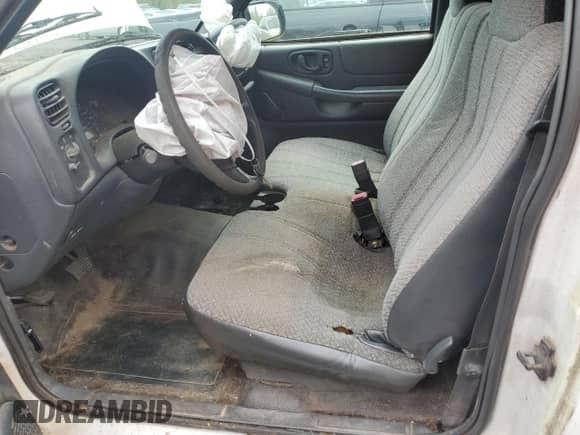 2001 Chevrolet S-10 с VIN 1GCCS14511K185779, выставлен на аукционе Copart как лот 52922175 с пробегом Не указан миль и Списание • Salvage title. История ставок и продаж доступна на DreamBid. Изображение 7.