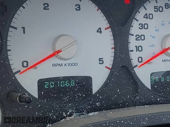 2005 Dodge 2500 SLT z VIN 3D7KS28C75G865201, wystawiony jako IAAI lot #41966057 z przebiegiem 201 068 mil mil oraz . Historia ofert i sprzedaży dostępna na DreamBid. Obrazek 15.