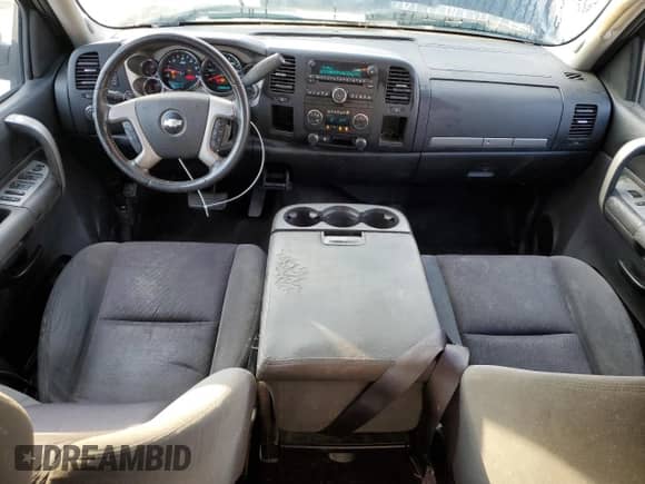 2009 Chevrolet Silverado 1500 LT with VIN 1GCEC29019Z257298, listed as a Copart auction lot 80646875 with 225,324 mi miles and Non repairable. Bid and sale history available at DreamBid. Image 8.