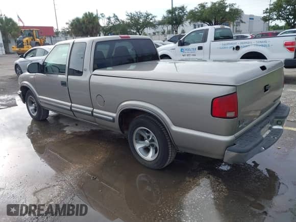 2001 Chevrolet S-10 LS Xtreme с VIN 1GCCS19WX18142895, выставлен на аукционе IAAI как лот 43239857 с пробегом 122 708 миль миль и . История ставок и продаж доступна на DreamBid. Изображение 3.