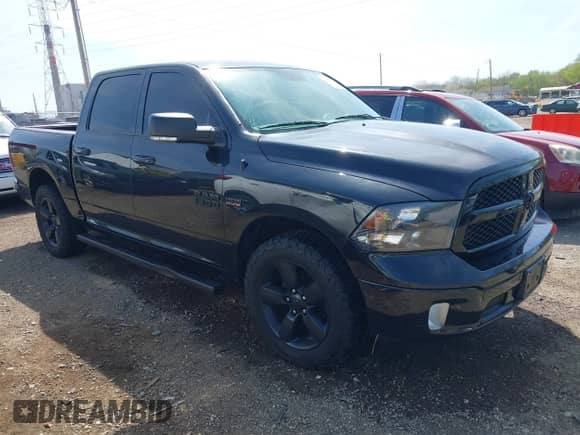 2018 Ram 1500 Big Horn z VIN 1C6RR7LTXJS241458, wystawiony jako IAAI lot #42082580 z przebiegiem 118 006 mil mil oraz . Historia ofert i sprzedaży dostępna na DreamBid. Obrazek 1.