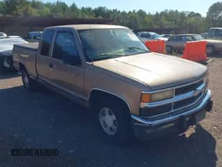 1997 Chevrolet Silverado 1500 with VIN 1GCEC19R3VE184347, listed as a IAAI auction lot 43300374 with 189,844 mi miles and . Bid and sale history available at DreamBid. Image 1.
