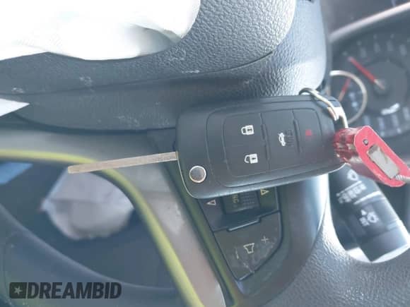 2015 Chevrolet Malibu LT z VIN 1G11C5SL6FF271577, wystawiony jako IAAI lot #43441330 z przebiegiem 159 952 mil mil oraz . Historia ofert i sprzedaży dostępna na DreamBid. Obrazek 11.