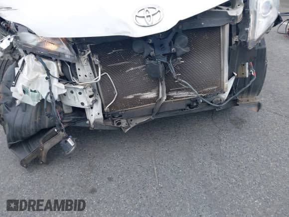 2014 Toyota Sienna XLE с VIN 5TDYK3DC7ES505251, выставлен на аукционе IAAI как лот 42886133 с пробегом 173 427 миль миль и . История ставок и продаж доступна на DreamBid. Изображение 6.