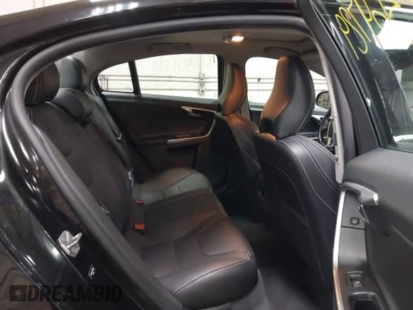 2018 Volvo S60 Dynamic с VIN YV140MTL3J2451695, выставлен на аукционе IAAI как лот 42364729 с пробегом 88 866 миль миль и . История ставок и продаж доступна на DreamBid. Изображение 8.