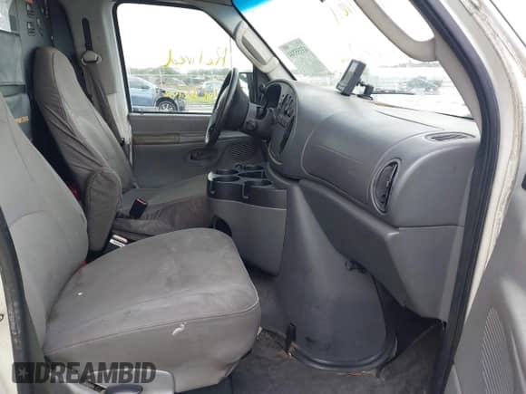 2006 Ford Econoline Cargo with VIN 1FTNS24W06DA66561, listed as a IAAI auction lot 43355344 with 367,653 mi miles and . Bid and sale history available at DreamBid. Image 5.