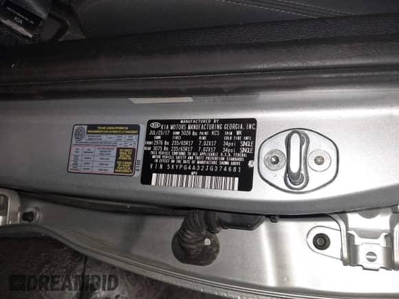 2018 Kia Sorento LX with VIN 5XYPG4A32JG374681, listed as a IAAI auction lot 42434726 with 109,283 mi miles and . Bid and sale history available at DreamBid. Image 9.