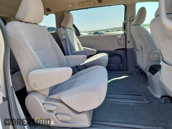 2017 Toyota Sienna LE Auto Access Seat с VIN 5TDKZ3DC3HS850430, выставлен на аукционе Copart как лот 71552575 с пробегом 122 998 миль миль и Списание • Salvage title. История ставок и продаж доступна на DreamBid. Изображение 11.