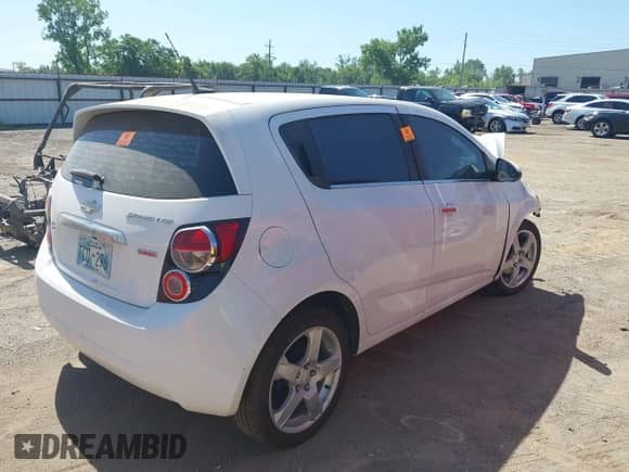 2014 Chevrolet Sonic LTZ с VIN 1G1JE6SB4E4212075, выставлен на аукционе IAAI как лот 42852135 с пробегом Не указан миль и . История ставок и продаж доступна на DreamBid. Изображение 4.