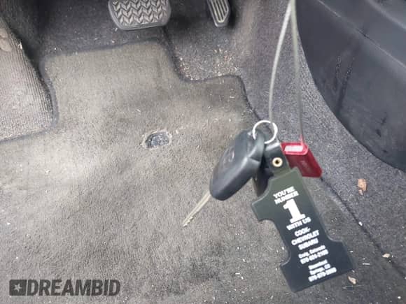 2013 Toyota Prius One z VIN JTDKDTB35D1049040, wystawiony jako IAAI lot #43130782 z przebiegiem 96 170 mil mil oraz . Historia ofert i sprzedaży dostępna na DreamBid. Obrazek 11.