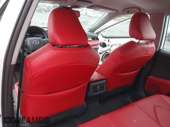 2022 Toyota Camry Hybrid XSE z VIN 4T1K31AK5NU583117, wystawiony jako IAAI lot #42204189 z przebiegiem 22 639 mil mil oraz . Historia ofert i sprzedaży dostępna na DreamBid. Obrazek 21.