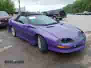 1996 Chevrolet Camaro z VIN 2G1FP32K3T2162609, wystawiony jako IAAI lot #42865985 z przebiegiem 103 521 mil mil oraz . Historia ofert i sprzedaży dostępna na DreamBid. Obrazek 1.