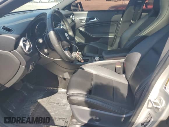 2017 Mercedes-Benz CLA 250 с VIN WDDSJ4EBXHN468071, выставлен на аукционе Copart как лот 80714705 с пробегом 79 000 миль миль и Списание • Salvage title. История ставок и продаж доступна на DreamBid. Изображение 7.